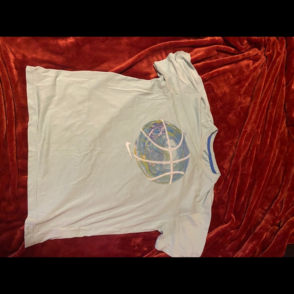 Tee shirt